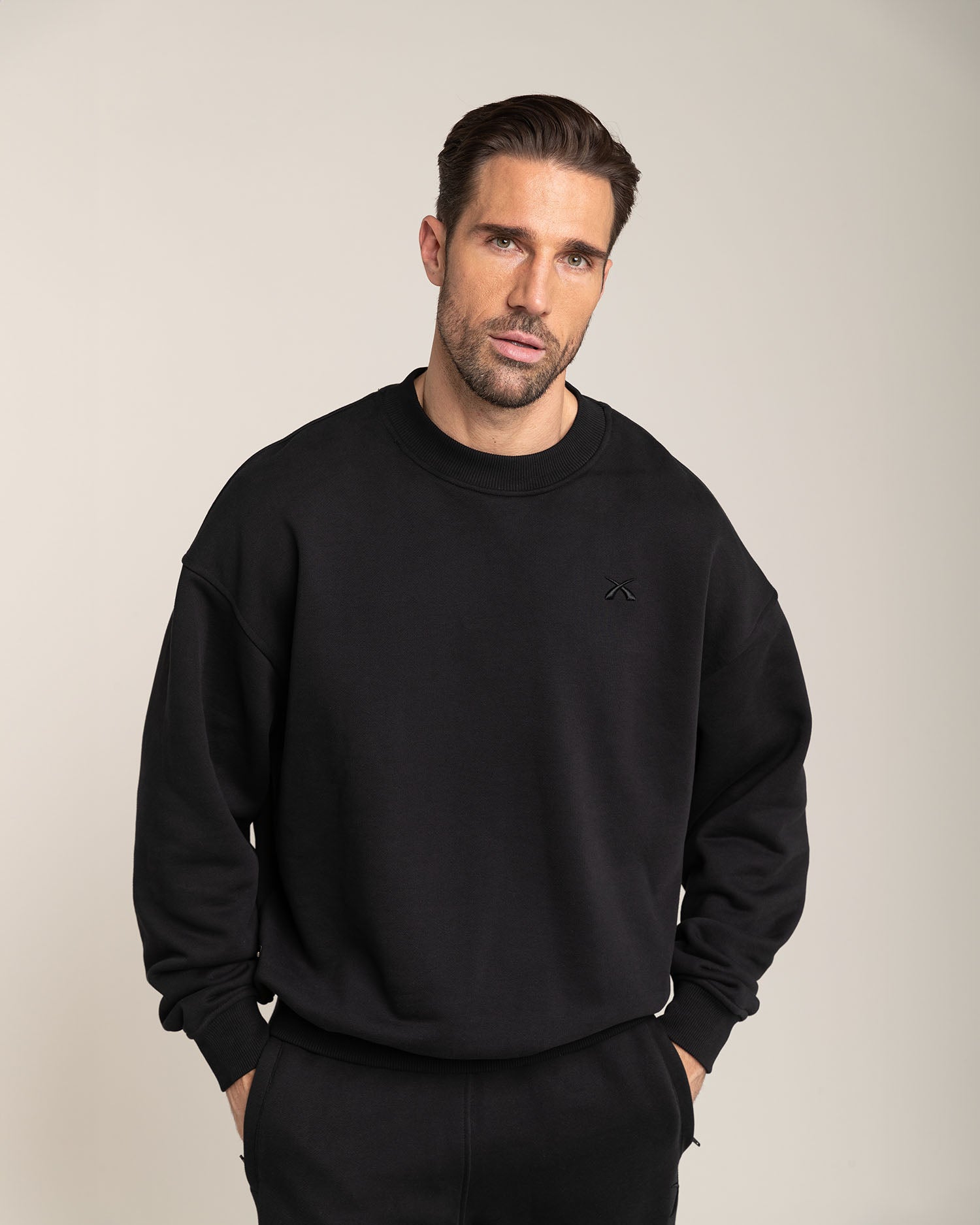schwarzer-pullover-herren-715bhm-1.jpg