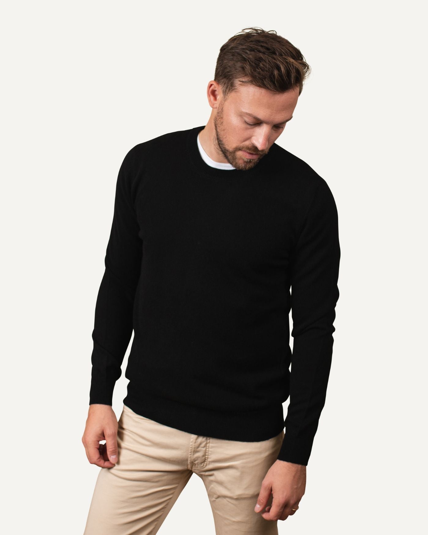 schwarzer-pullover-herren-948yfx-1.jpg